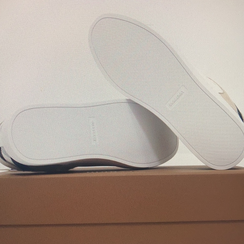 Burberry Men’s Sneakers in White And Tan - Picture 8 of 9